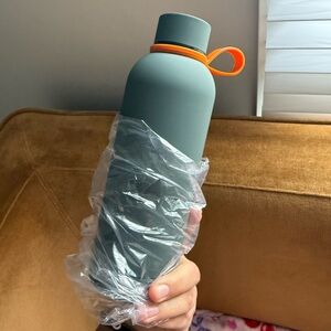 Stylish Green Water Bottle with Orange Loop